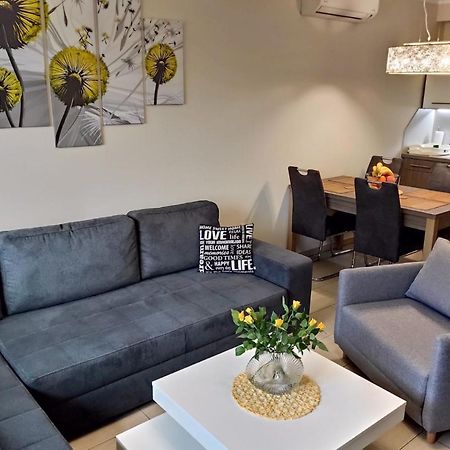 Holiday Apartman Sarvar Exterior photo
