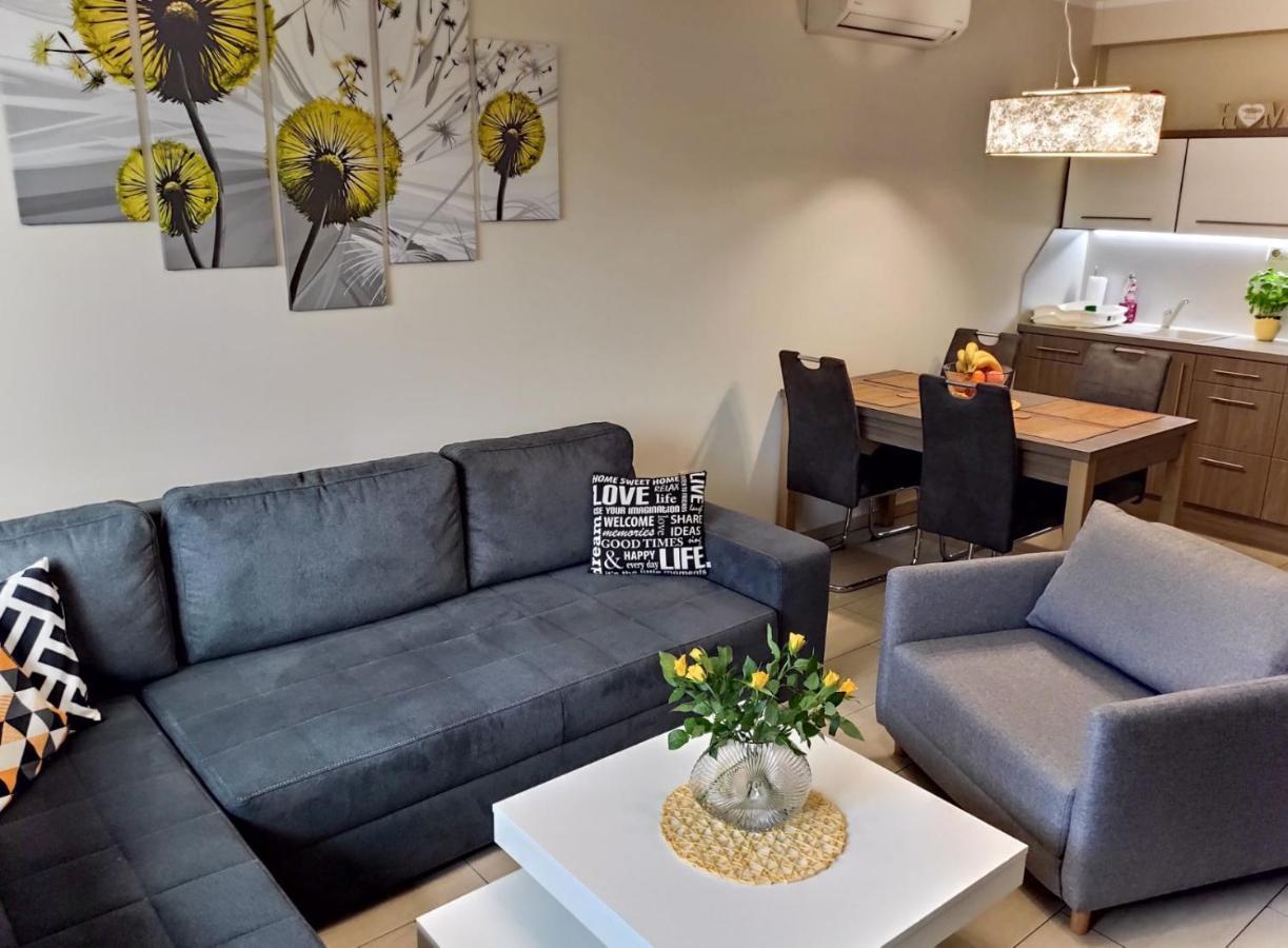 Holiday Apartman Sarvar Exterior photo