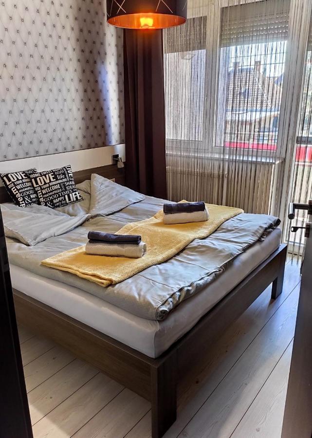 Holiday Apartman Sarvar Exterior photo