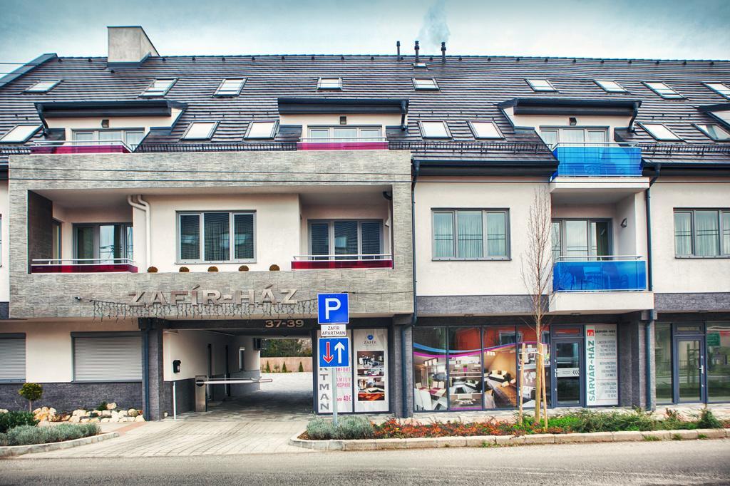 Holiday Apartman Sarvar Exterior photo
